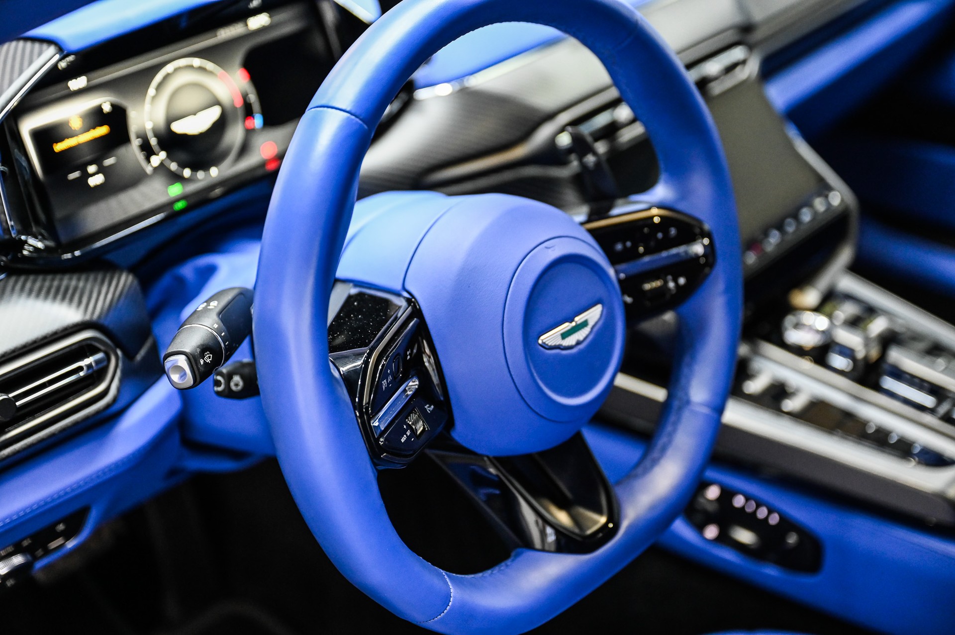 ASTON MARTIN Vanquish 5.2 V12 Bi-Turbo-image-23