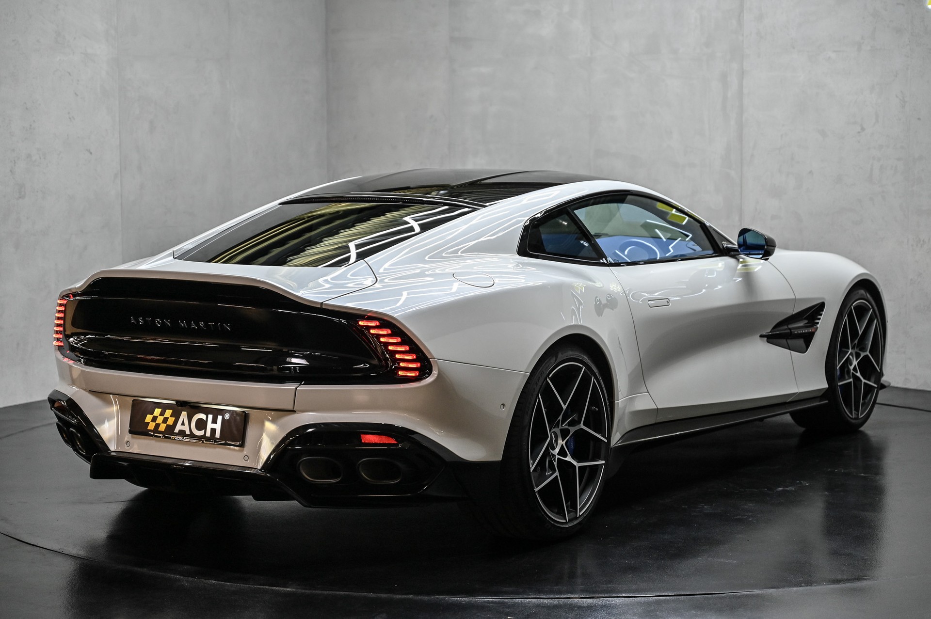 ASTON MARTIN Vanquish 5.2 V12 Bi-Turbo-image-8