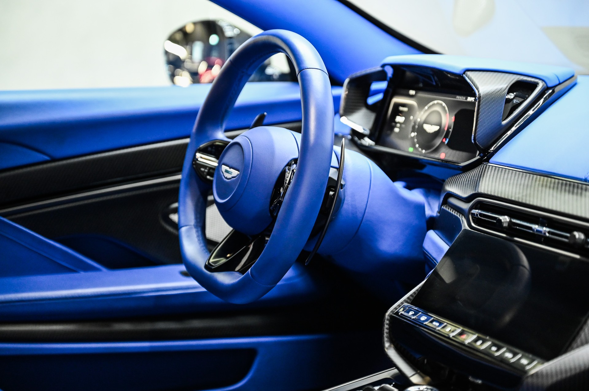ASTON MARTIN Vanquish 5.2 V12 Bi-Turbo-image-25