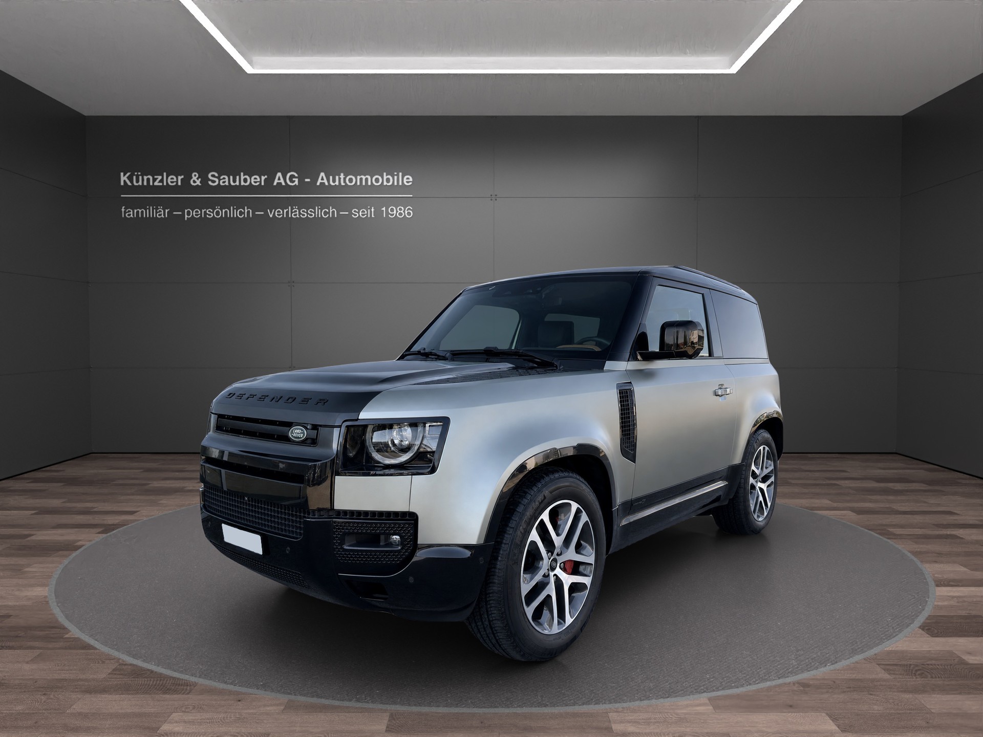 LAND ROVER Defender 90 3.0D I6 300 X AT8-image-0