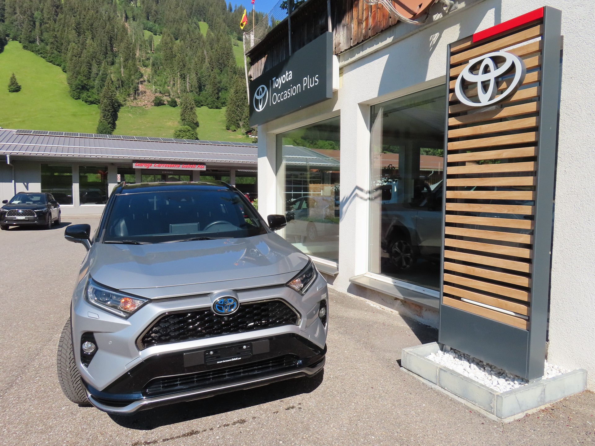 TOYOTA RAV4 2.5 Plug-In-Hybrid Platinum-showroom-element-1