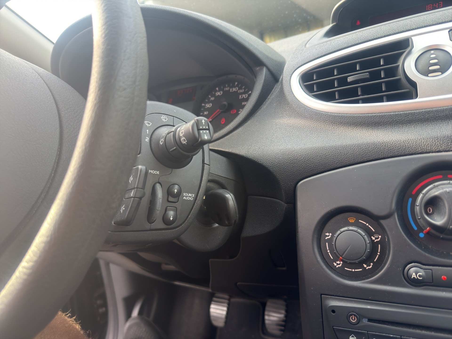 RENAULT Clio Grandtour 1.2 16V Expression-image-14