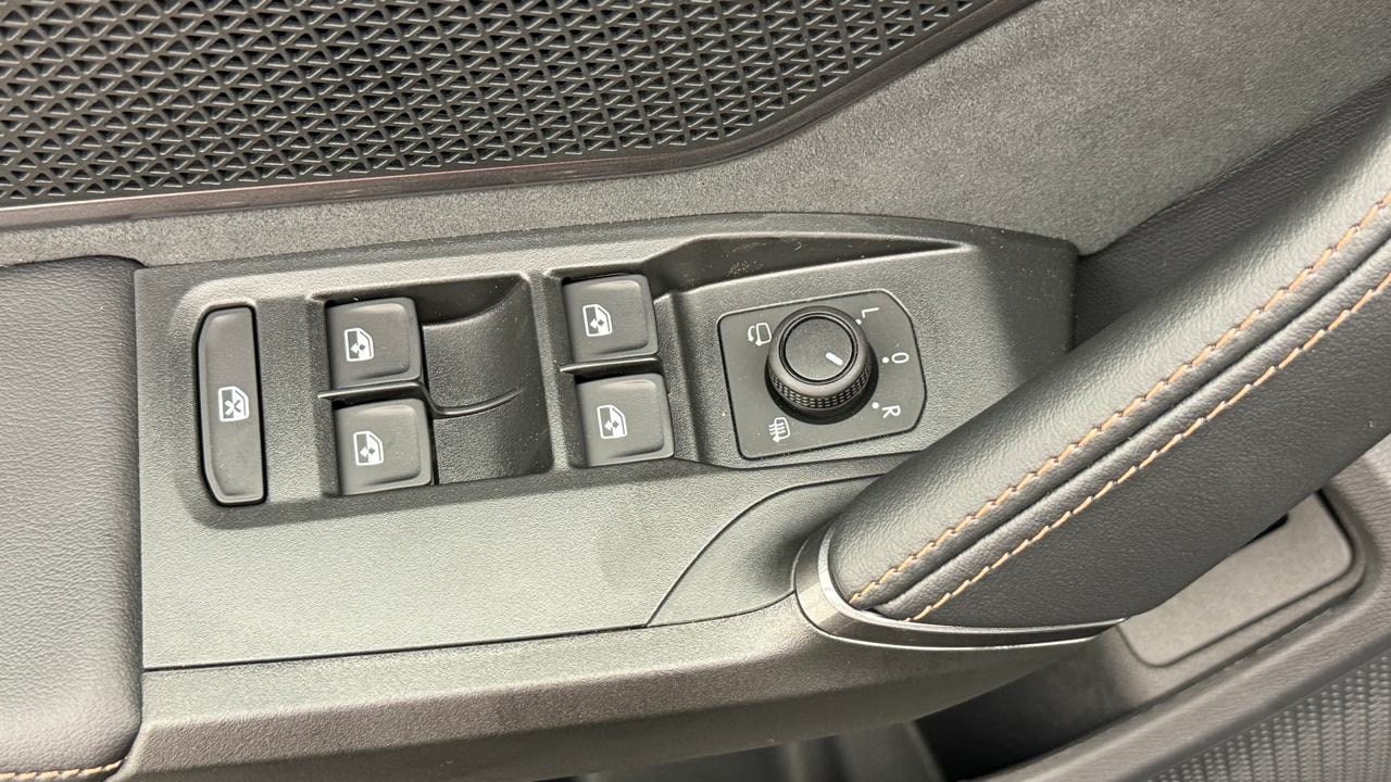 CUPRA LEON 2.0 TSI VZ DSG-image-8