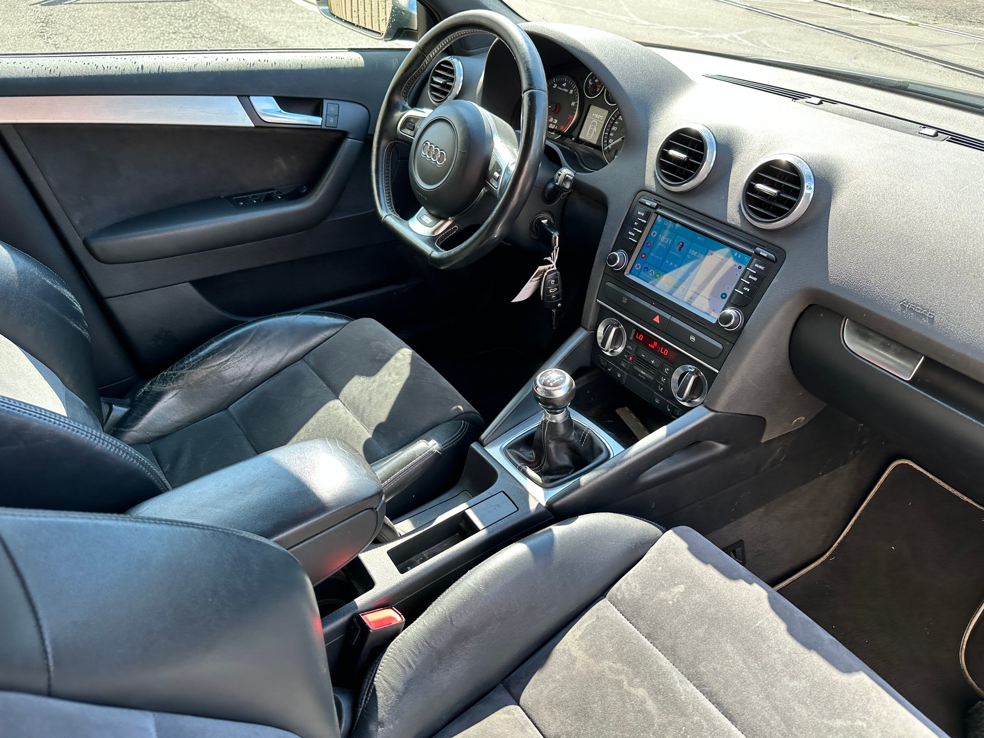 AUDI S3 Sportback 2.0 TFSI quattro-image-15