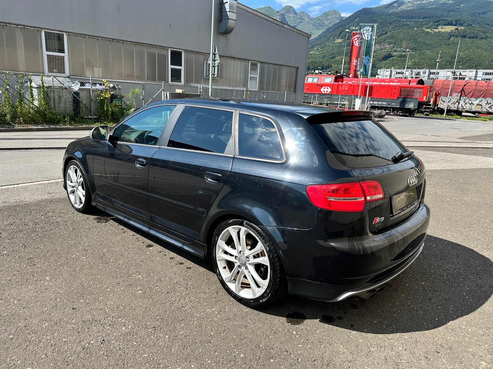 AUDI S3 Sportback 2.0 TFSI quattro-image-4