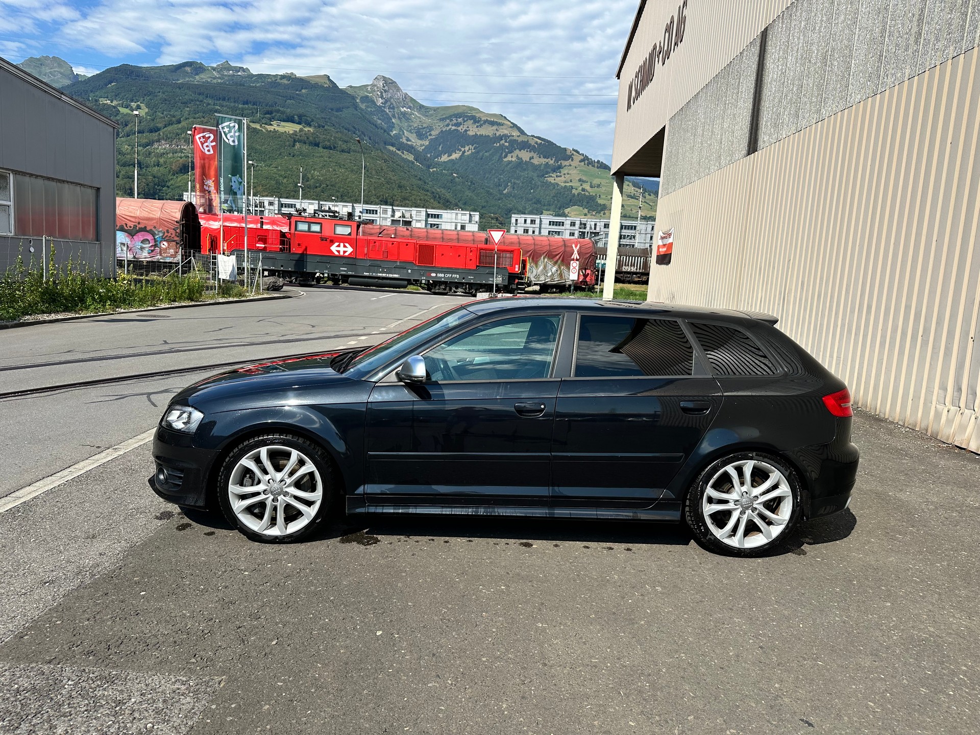 AUDI S3 Sportback 2.0 TFSI quattro-image-3