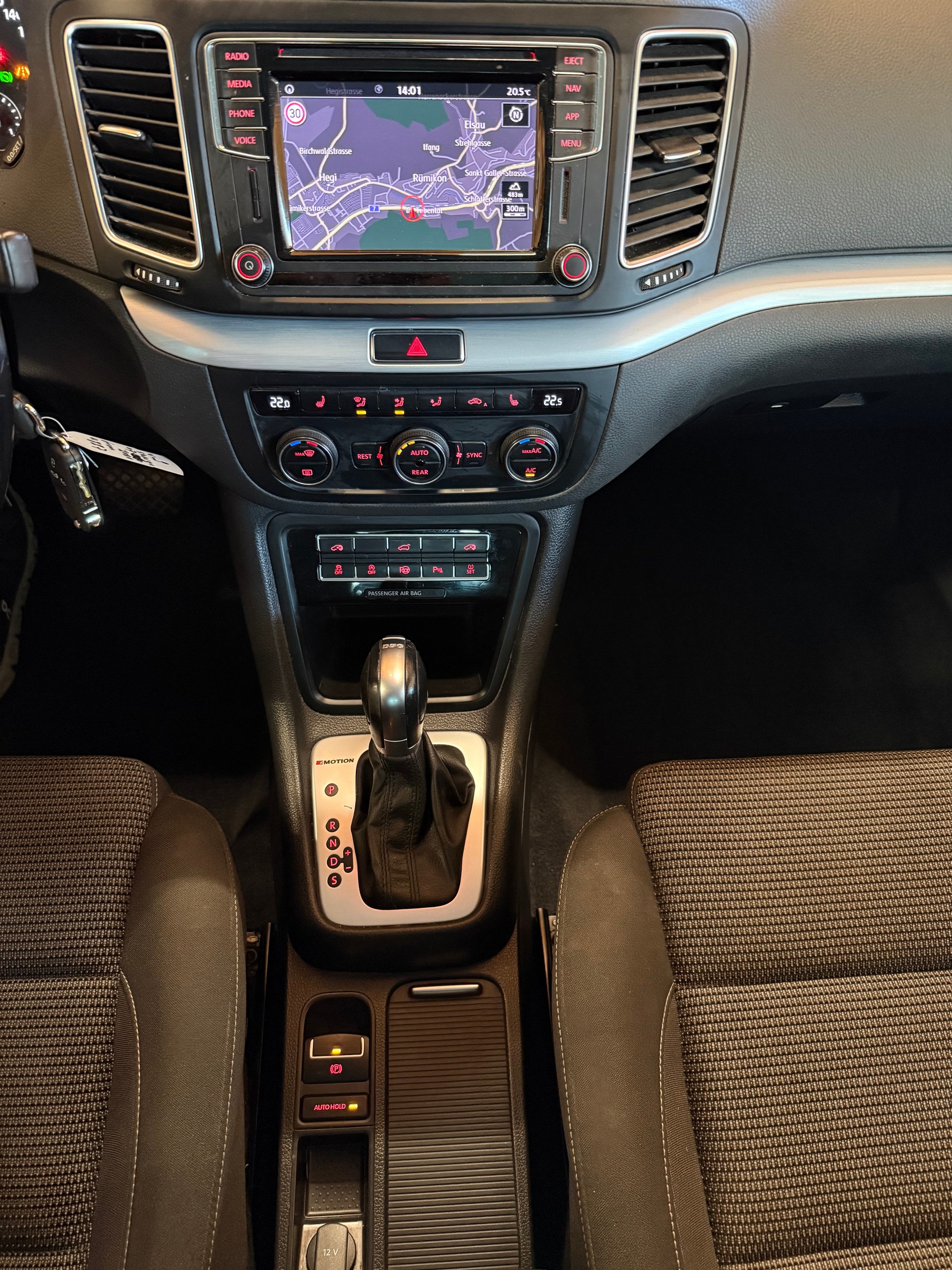 VW Sharan 2.0 TDI BMT Comfortline 4Motion DSG-image-12