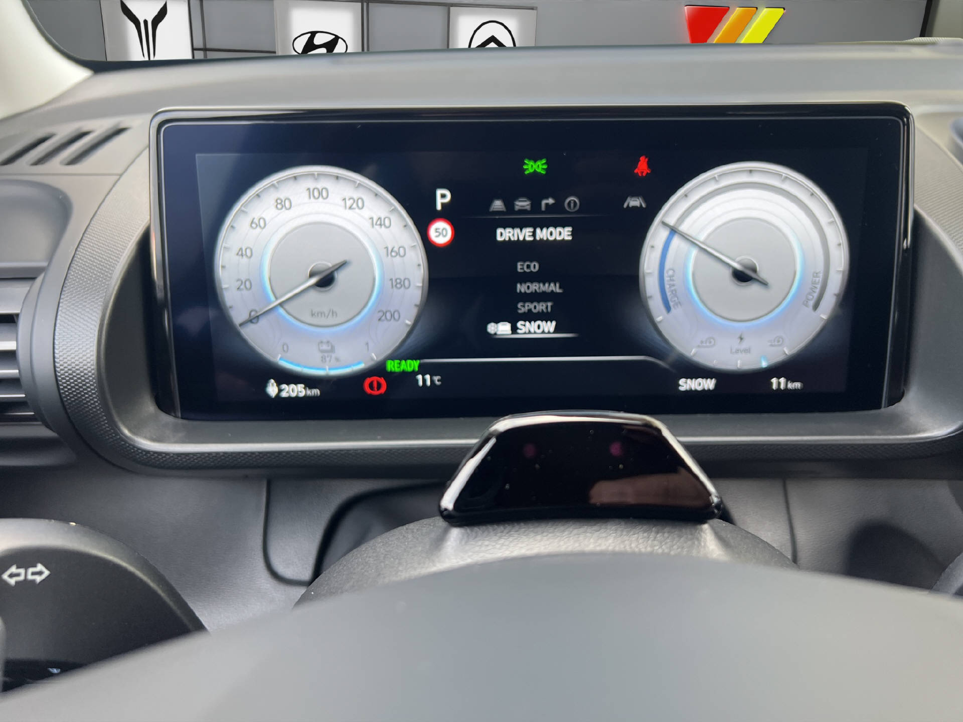 HYUNDAI Inster Electric Amplia 42kWh-image-10