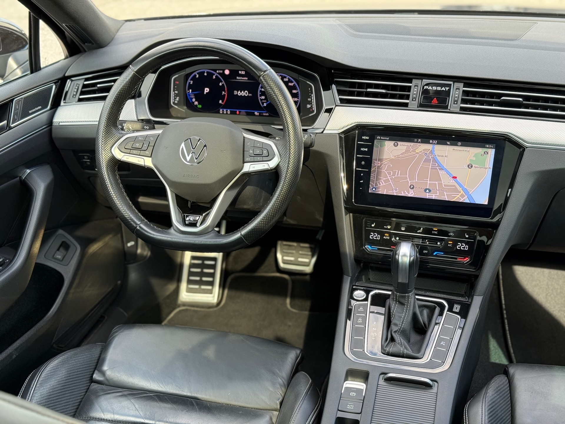 VW Passat Variant 2.0 TSI Elegance DSG 4m *R-Line*-image-19