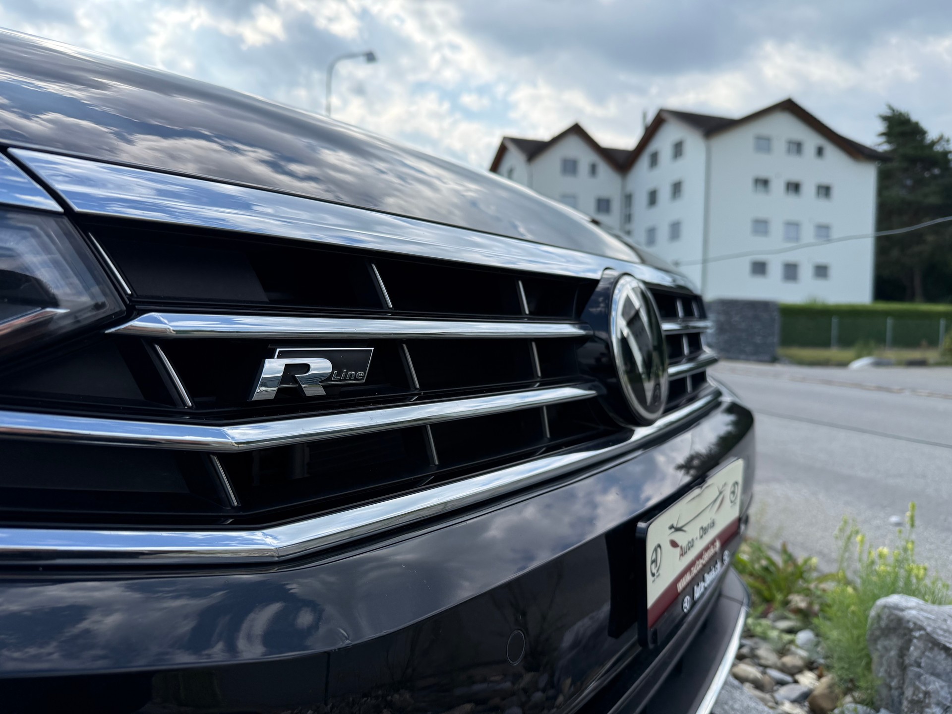 VW Passat Variant 2.0 TSI Elegance DSG 4m *R-Line*-image-27
