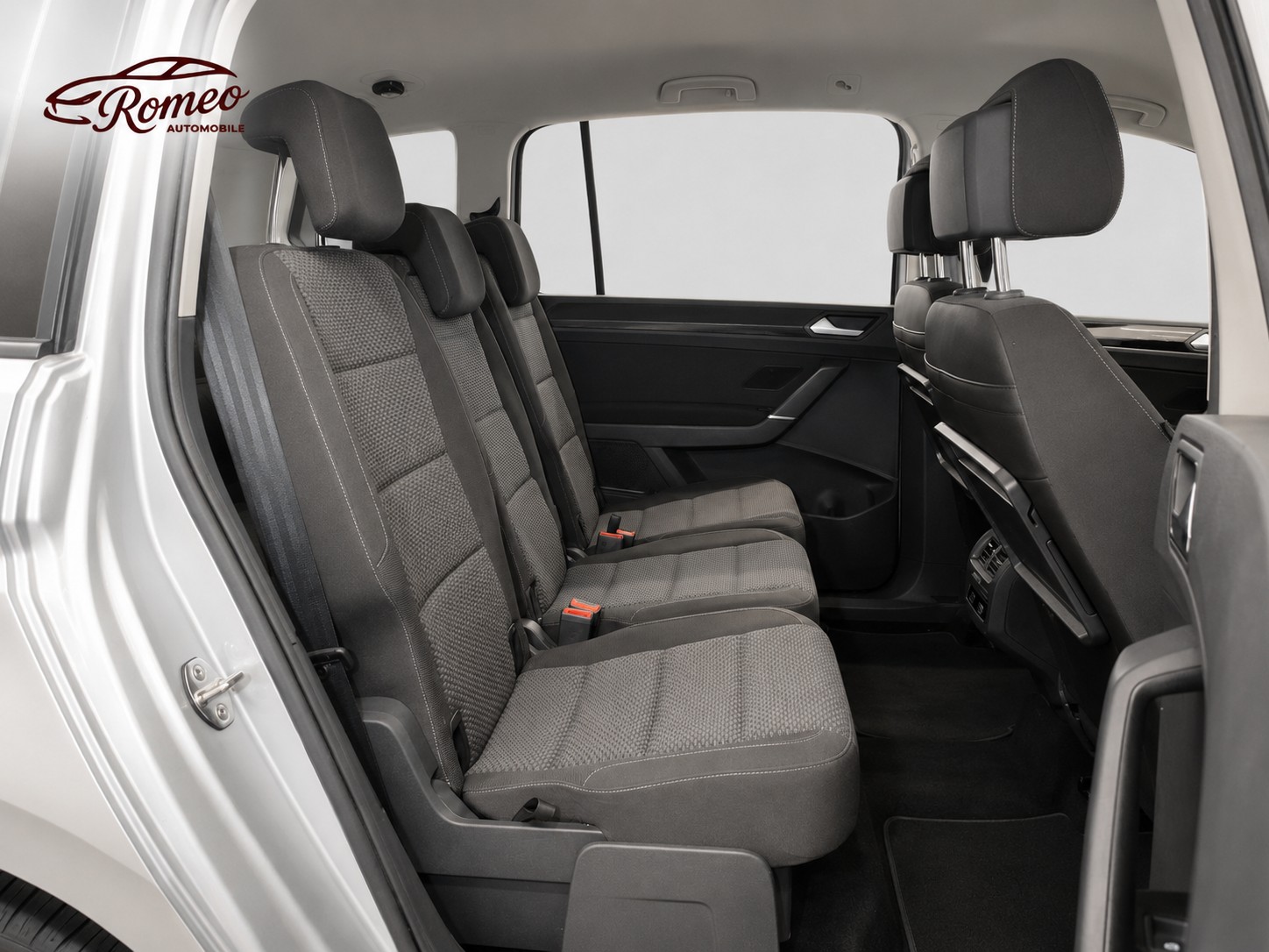 VW Touran 2.0 TDI BlueMotion Technology Comfortline DSG ** Frisch ab MFK und Service ** CH-Auto ** 1. Hand **-image-5