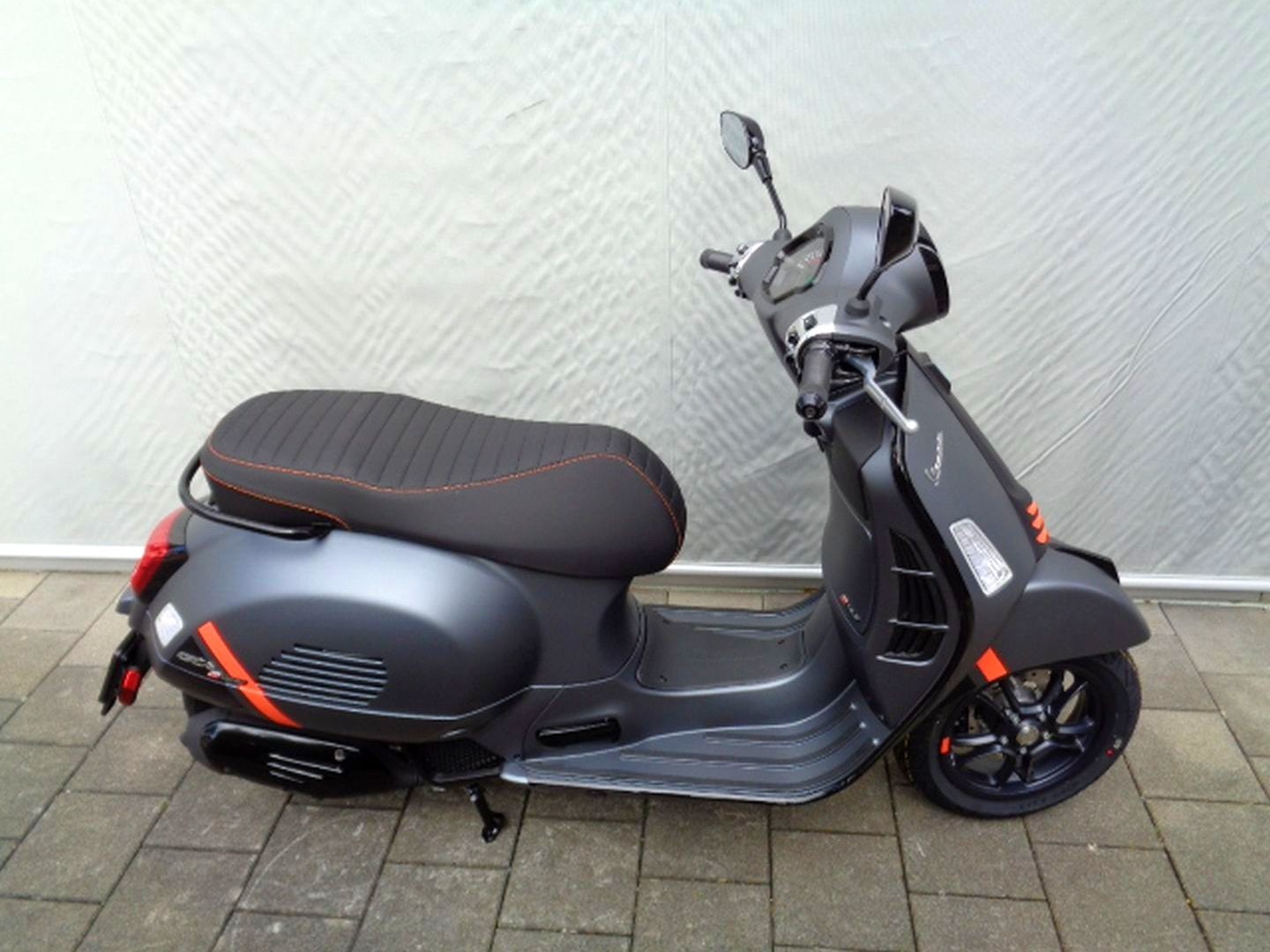 PIAGGIO VESPA GTS 125 RST SUPER SPORT-showroom-element-3