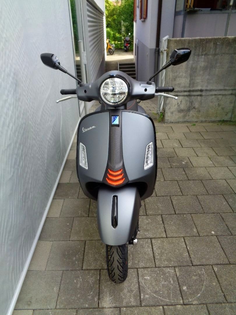 PIAGGIO VESPA GTS 125 RST SUPER SPORT-showroom-element-2