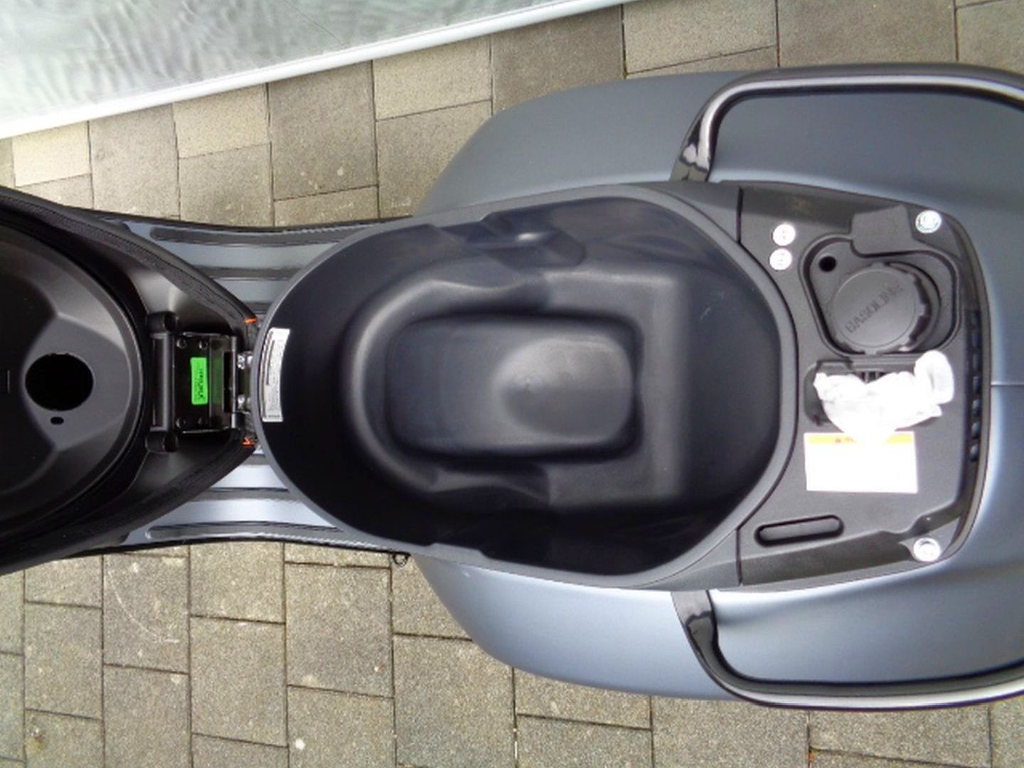 PIAGGIO VESPA GTS 125 RST SUPER SPORT-image-6