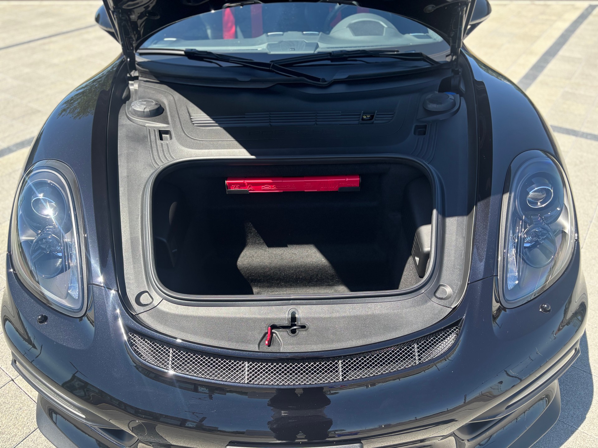 PORSCHE Cayman GT4-image-15