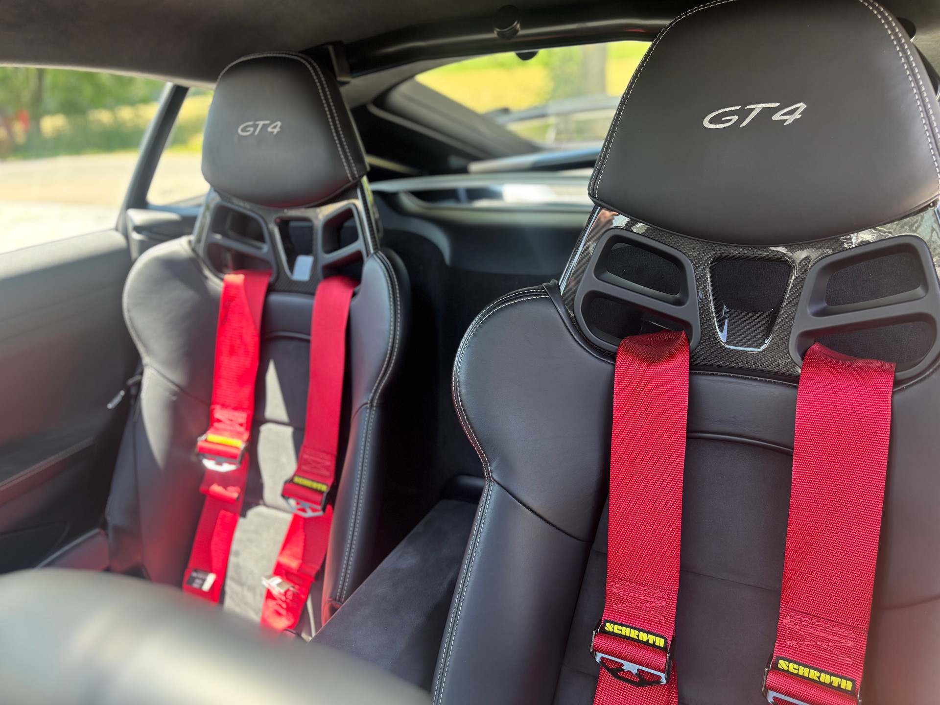 PORSCHE Cayman GT4-image-11