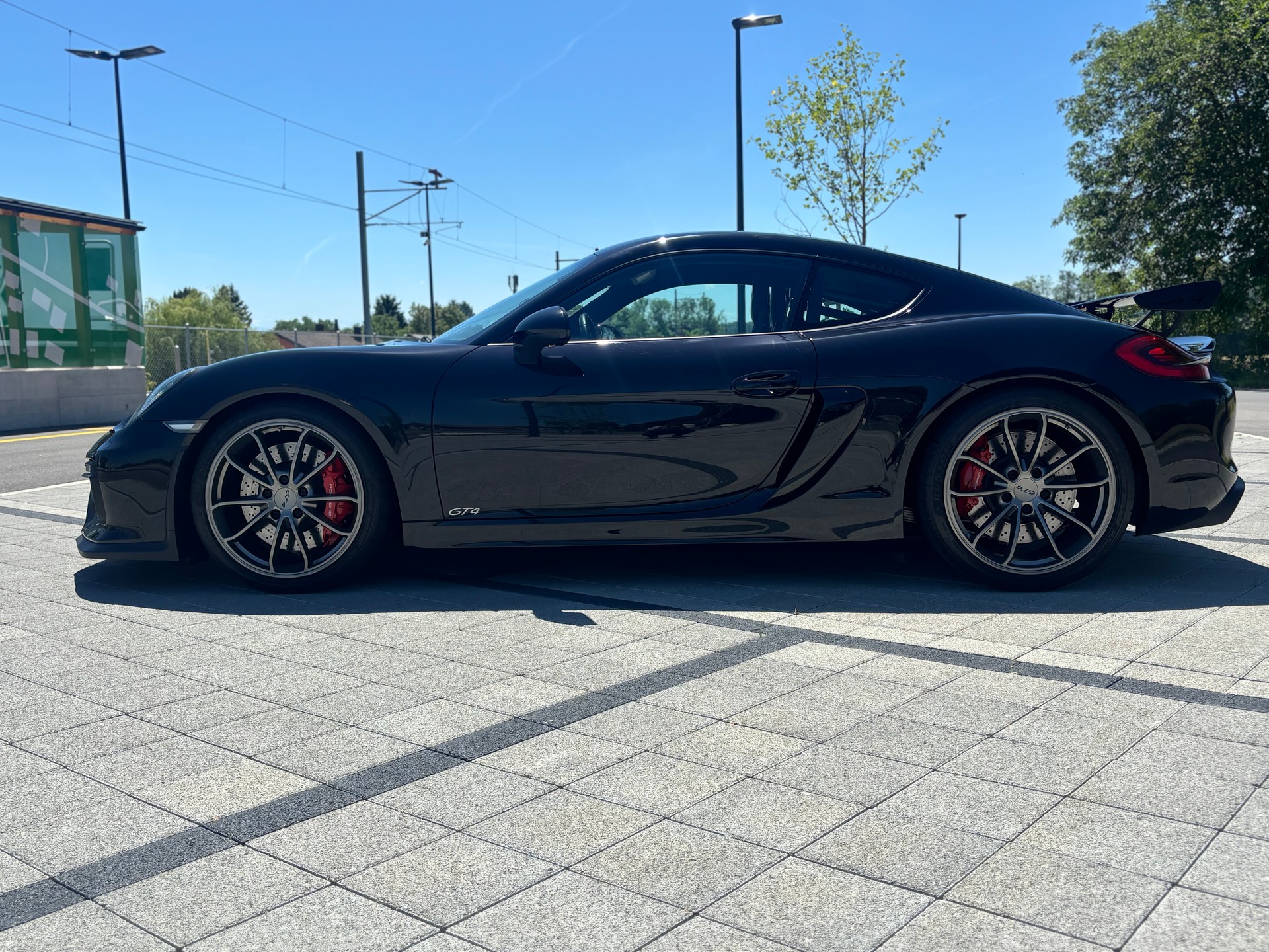 PORSCHE Cayman GT4-image-6