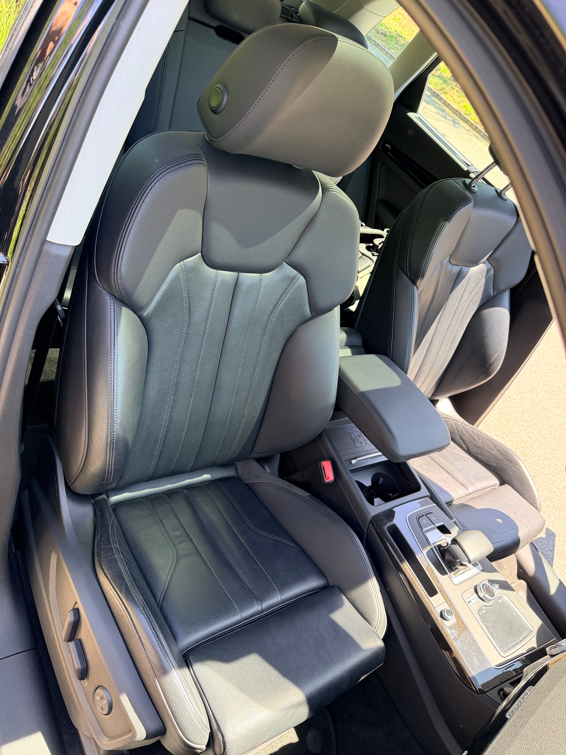AUDI Q5 45 TFSI design quattro S-tronic-image-8