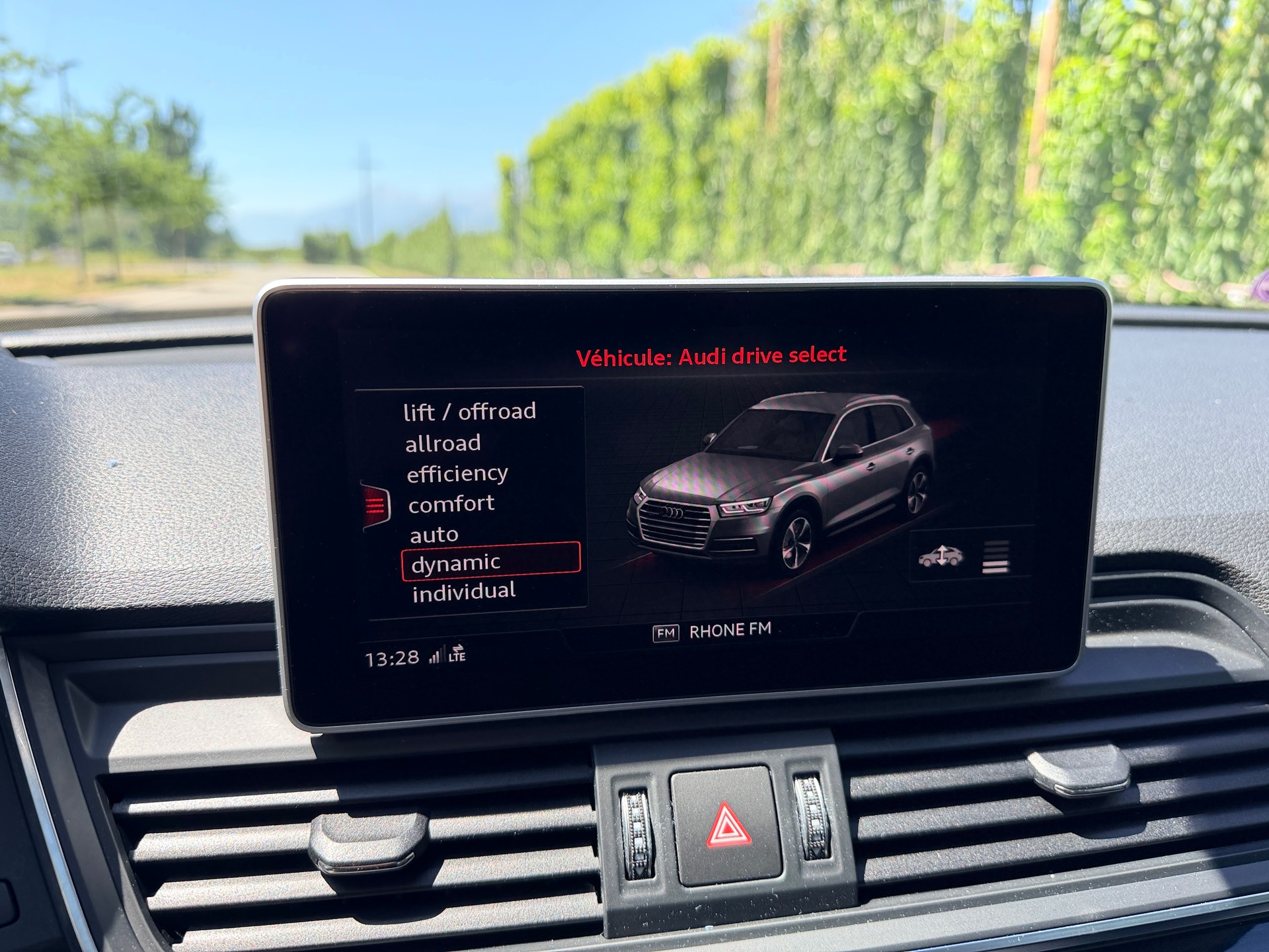 AUDI Q5 45 TFSI design quattro S-tronic-image-6