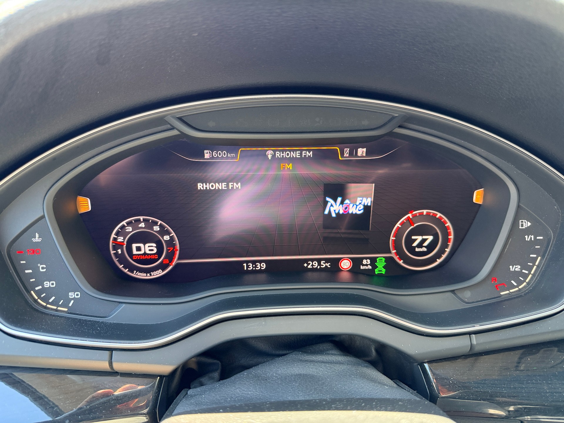 AUDI Q5 45 TFSI design quattro S-tronic-image-5