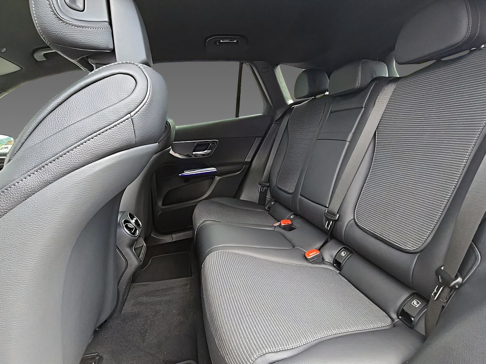 MERCEDES-BENZ GLC 200 d 4Matic-image-12