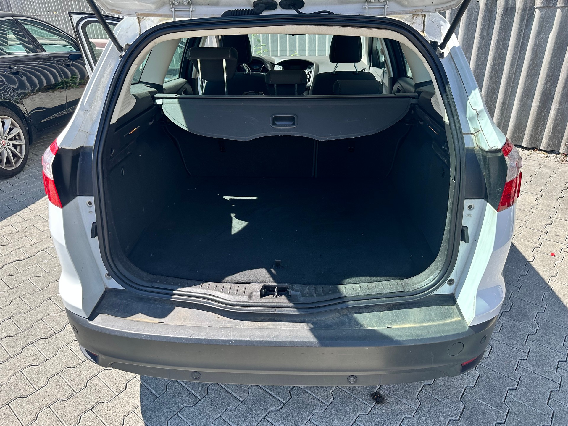 FORD Focus 1.6i VCT Titanium PowerShift-image-9
