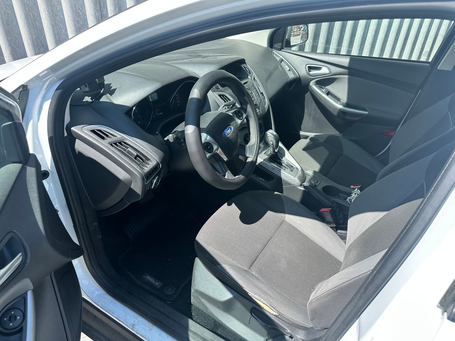 FORD Focus 1.6i VCT Titanium PowerShift-image-3