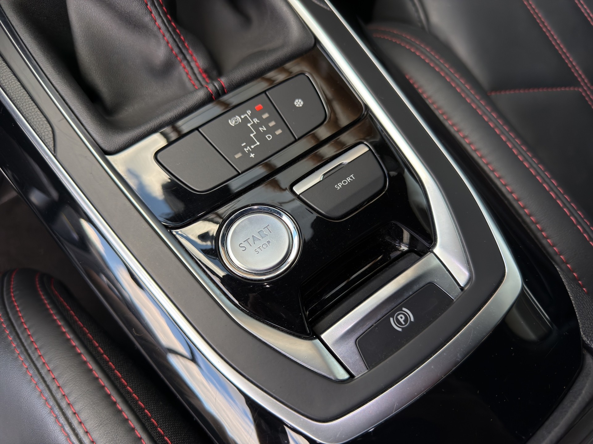 PEUGEOT 308 SW 2.0 BlueHDI GT Automatic-image-18