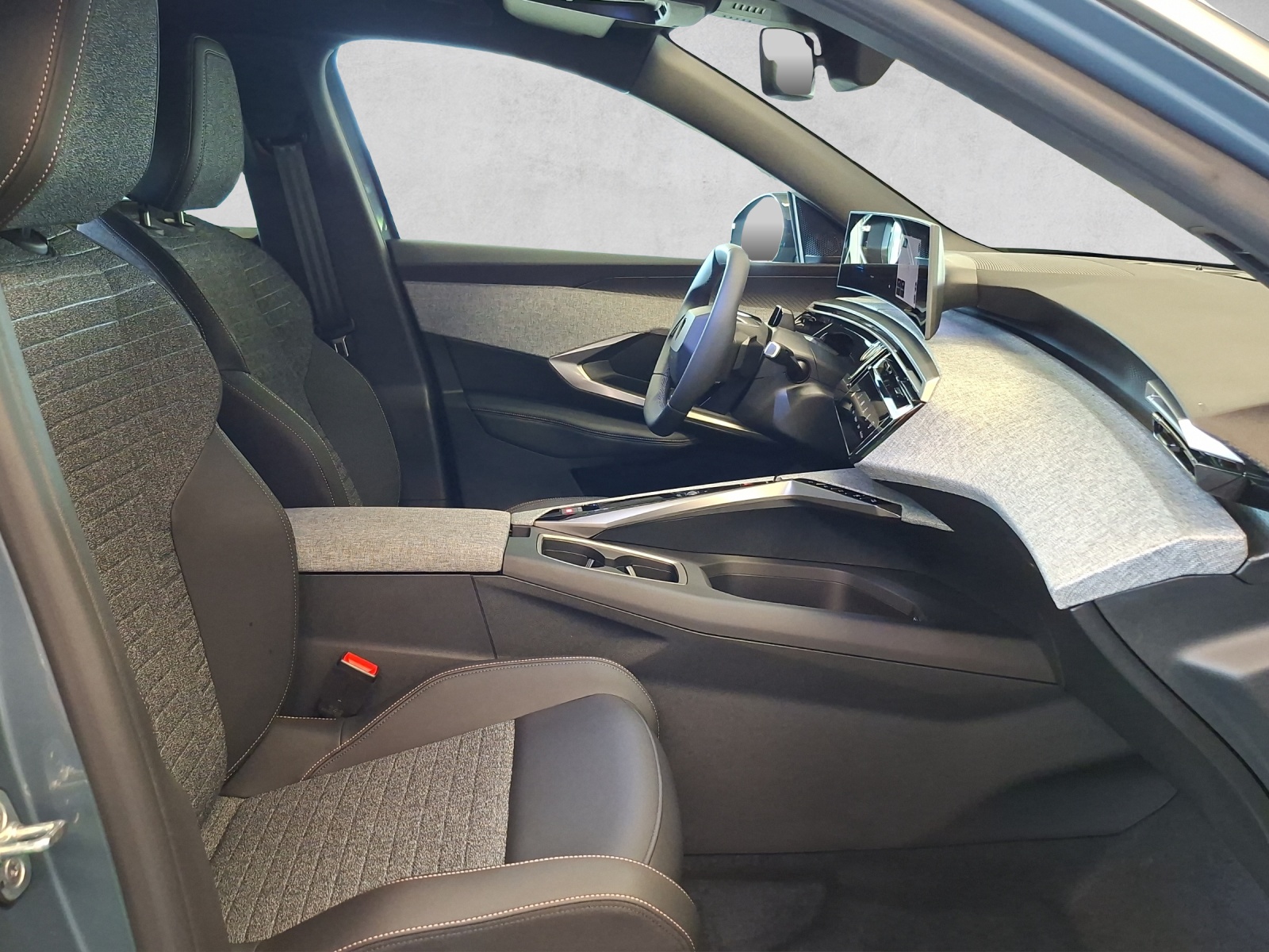 PEUGEOT 5008 e-Allure Premium AWD 73kWh-image-11