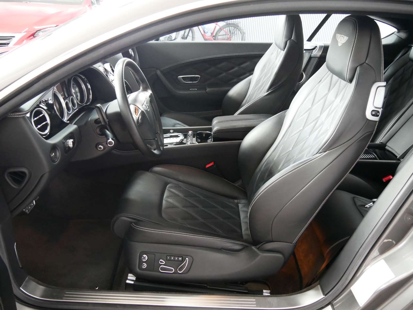 BENTLEY Continental GT 4.0 V8-image-7
