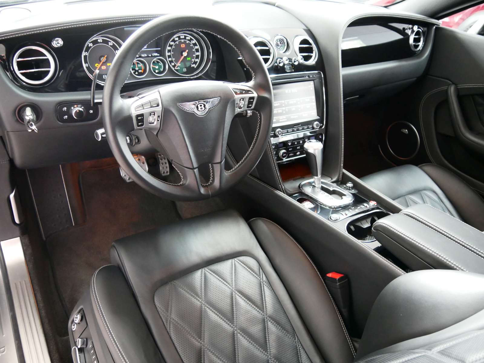 BENTLEY Continental GT 4.0 V8-image-8