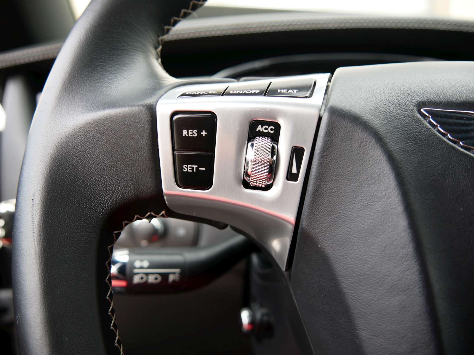 BENTLEY Continental GT 4.0 V8-image-9