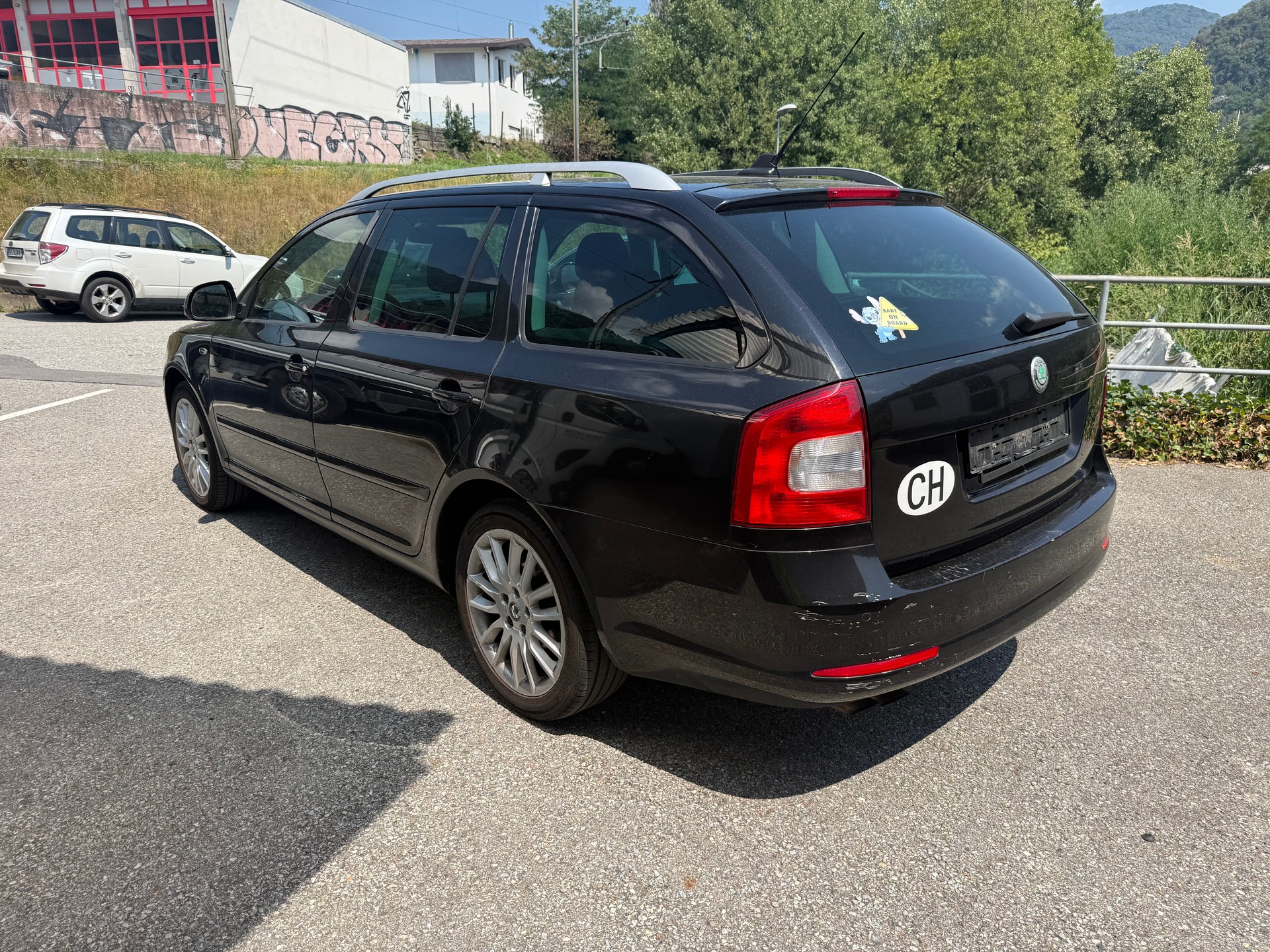 SKODA Octavia Combi 2.0 TDI Laurin & Klement DSG-image-5