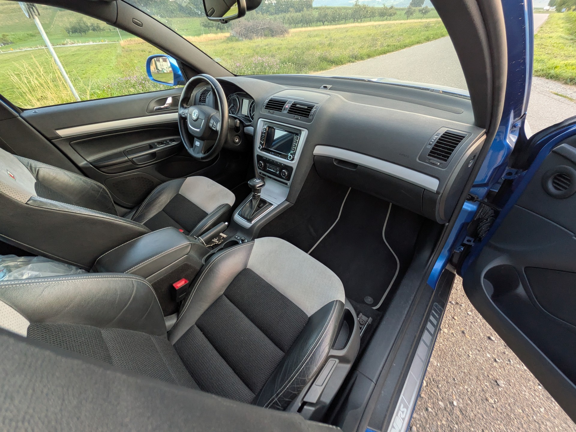 SKODA Octavia 2.0 TDI RS DSG-image-12