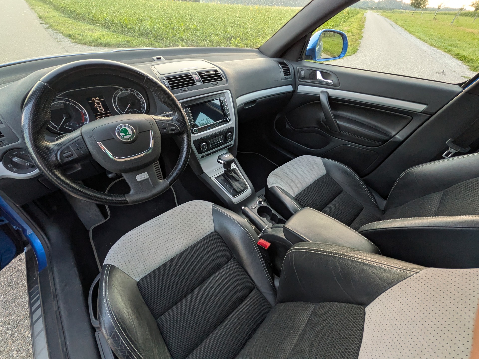 SKODA Octavia 2.0 TDI RS DSG-image-13