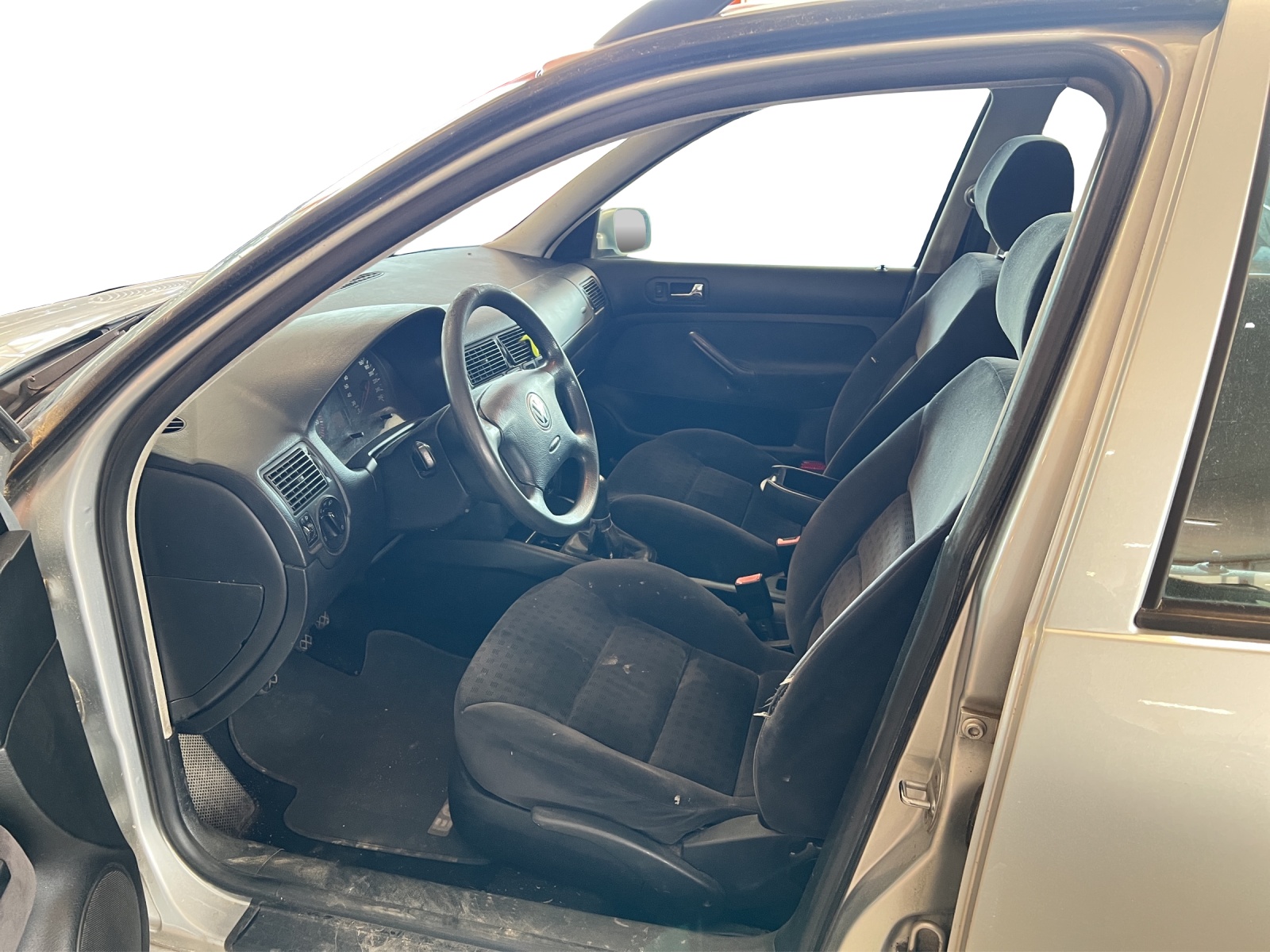 VW Golf Variant 1.9 TDI PD Comfortline 4Motion-image-8