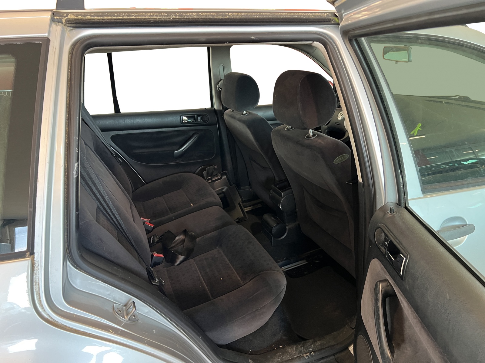 VW Golf Variant 1.9 TDI PD Comfortline 4Motion-image-7