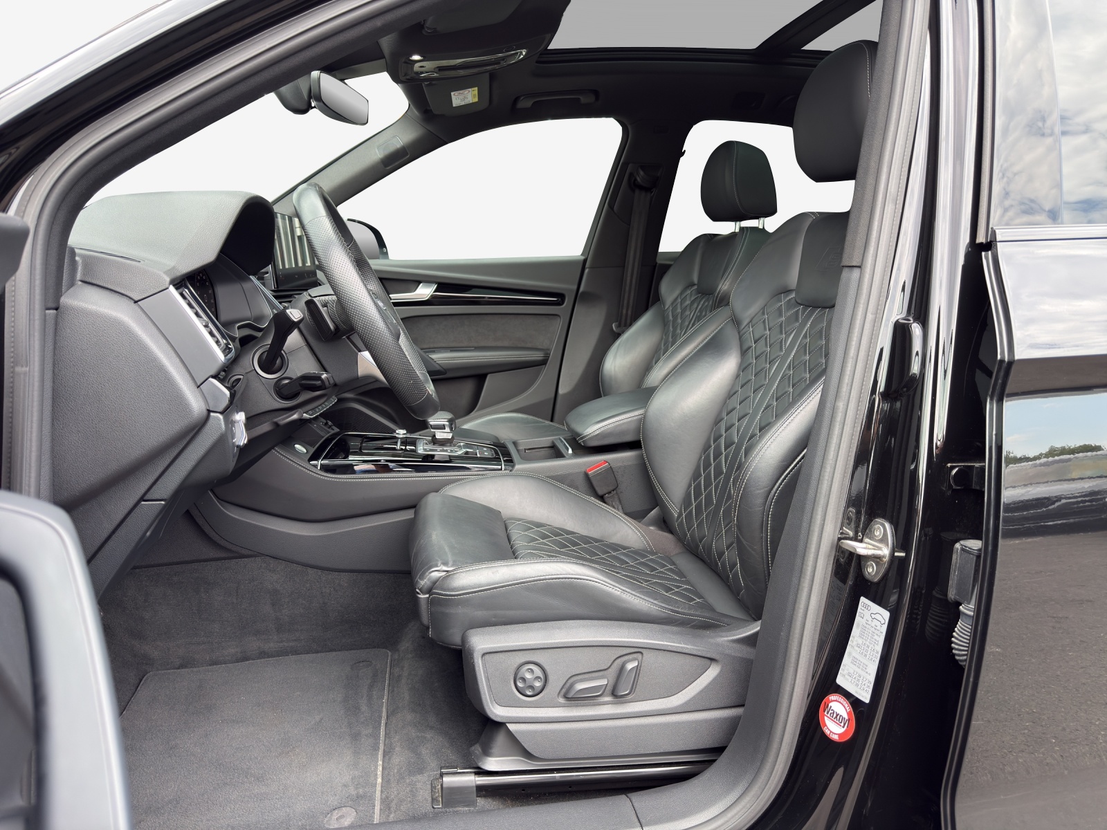 AUDI Q5 55 TFSI e PHEV S line quattro S-tronic-image-8