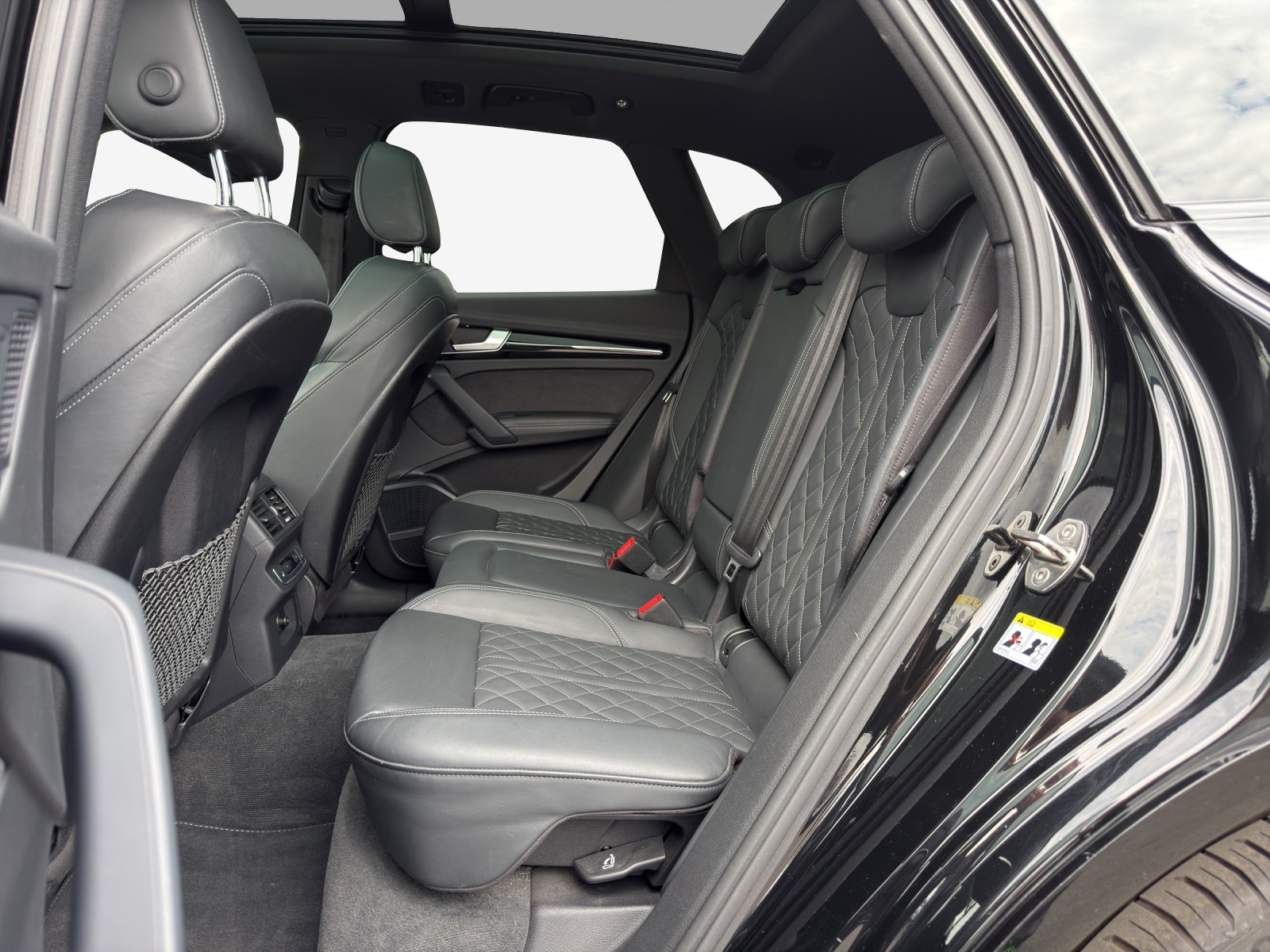 AUDI Q5 55 TFSI e PHEV S line quattro S-tronic-image-12