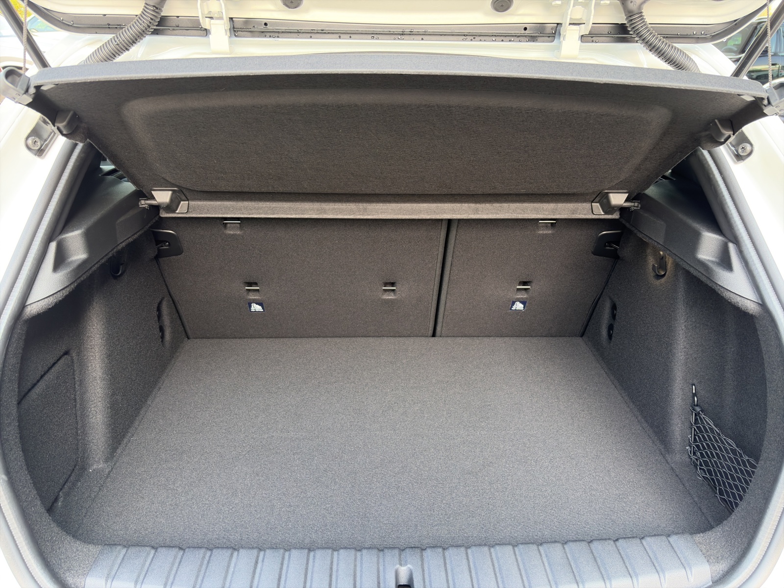 BMW 120i-image-16