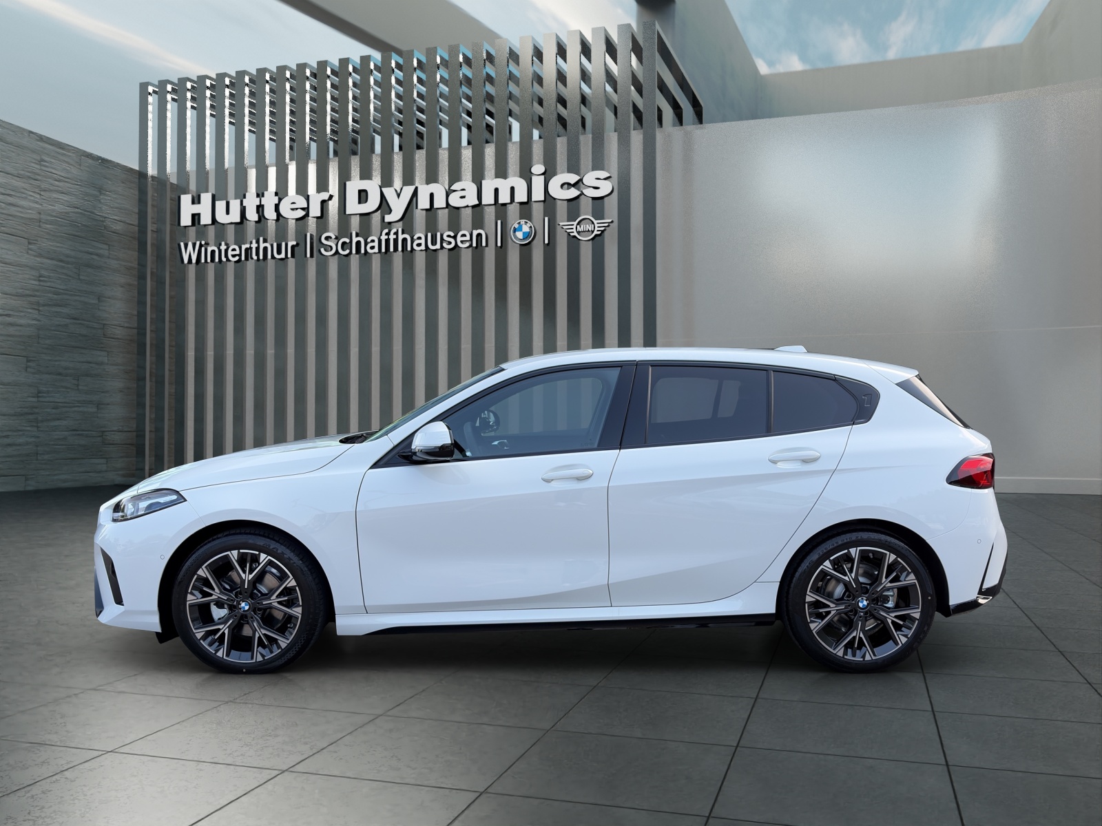 BMW 120i-image-7