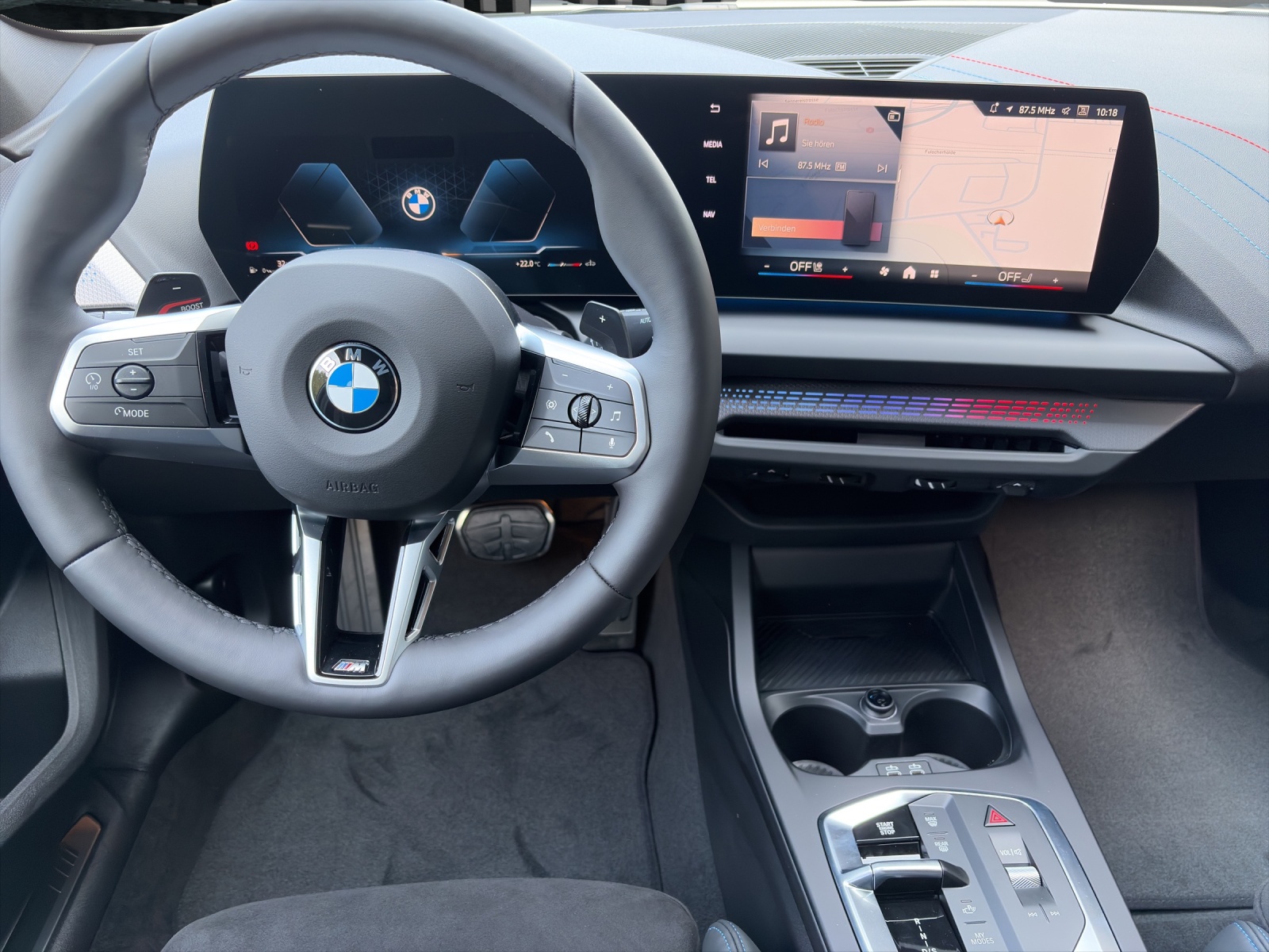 BMW 120i-image-9