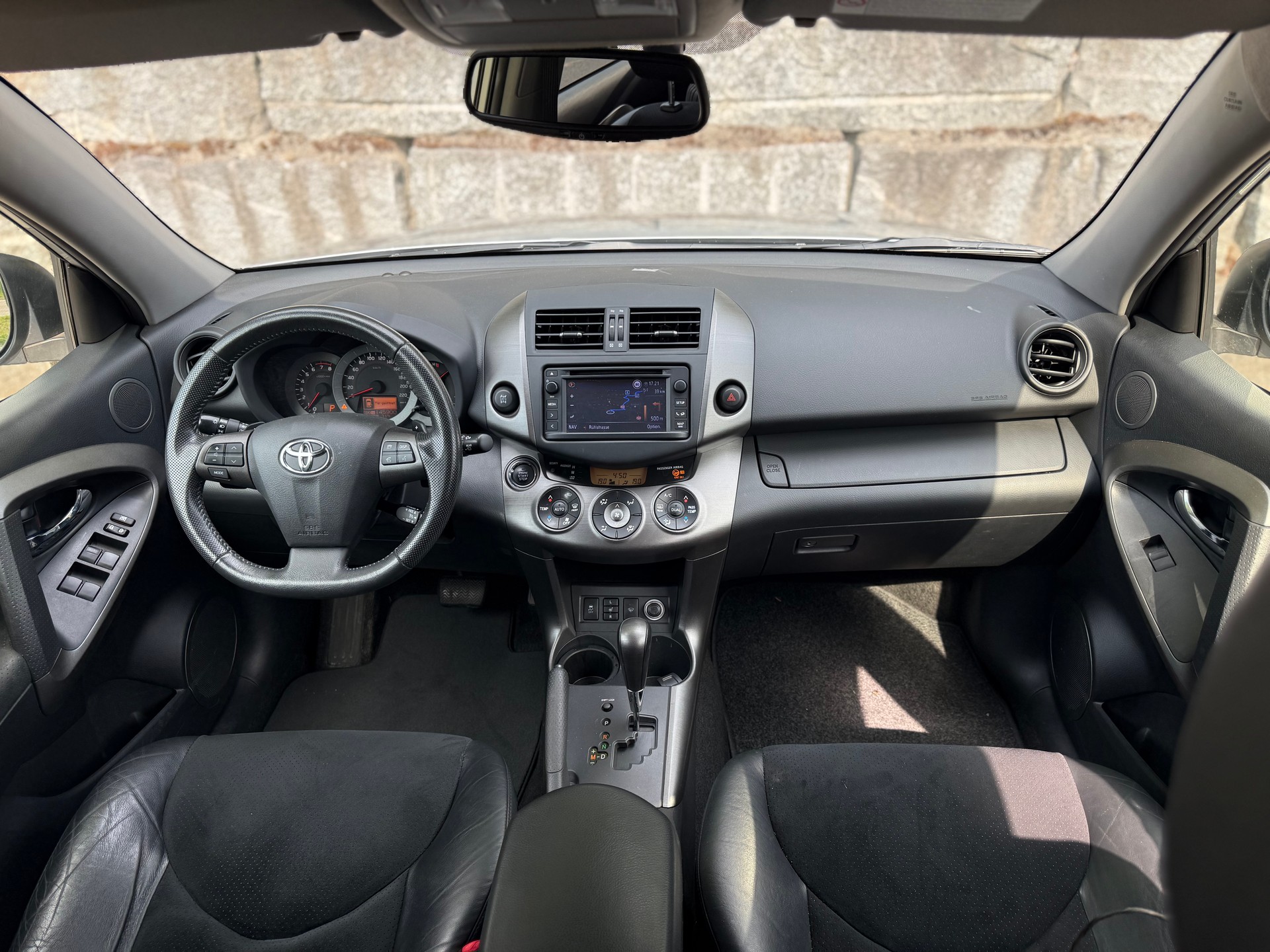 TOYOTA RAV-4 2.0 16V Style Multidrive-image-4