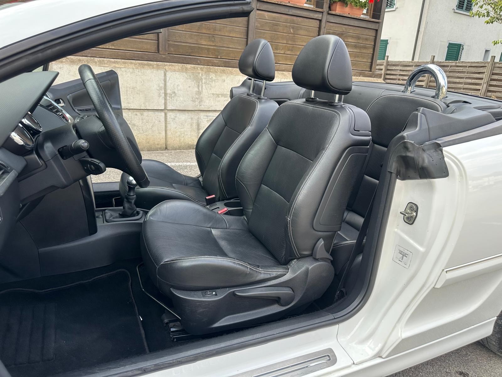 PEUGEOT 207 CC 1.6 16V Sport-image-13