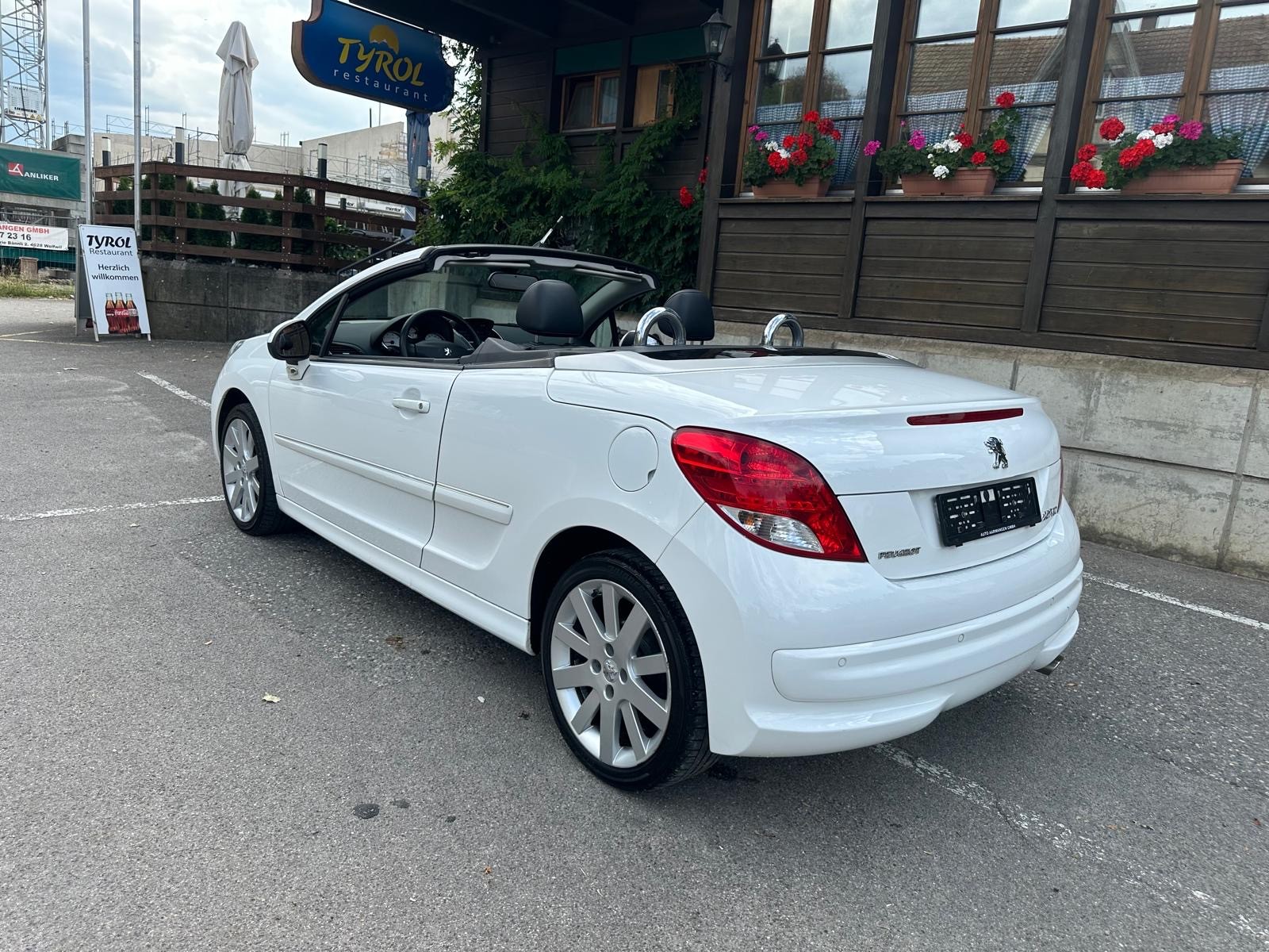 PEUGEOT 207 CC 1.6 16V Sport-image-8