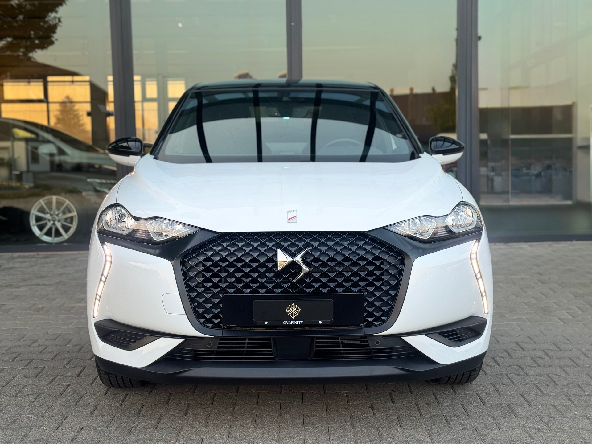 DS AUTOMOBILES DS 3 Crossback E-Tense 136 Performance Line-image-1
