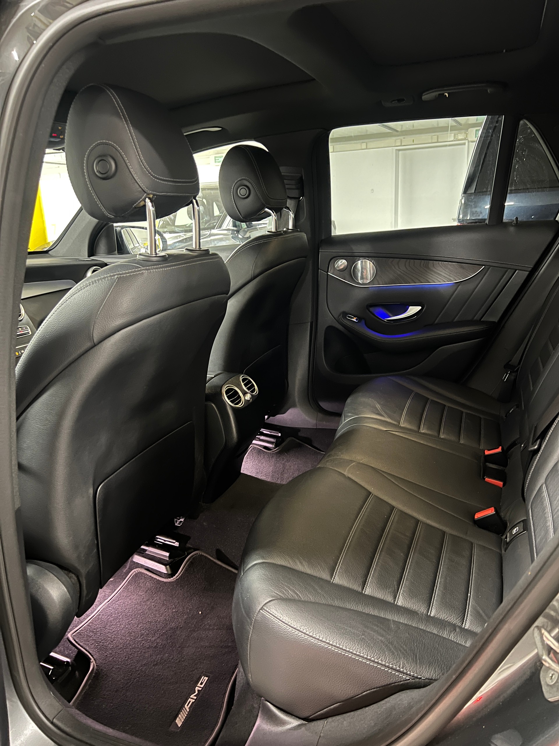 MERCEDES-BENZ GLC 220 d AMG Line 4m 9-G-image-5