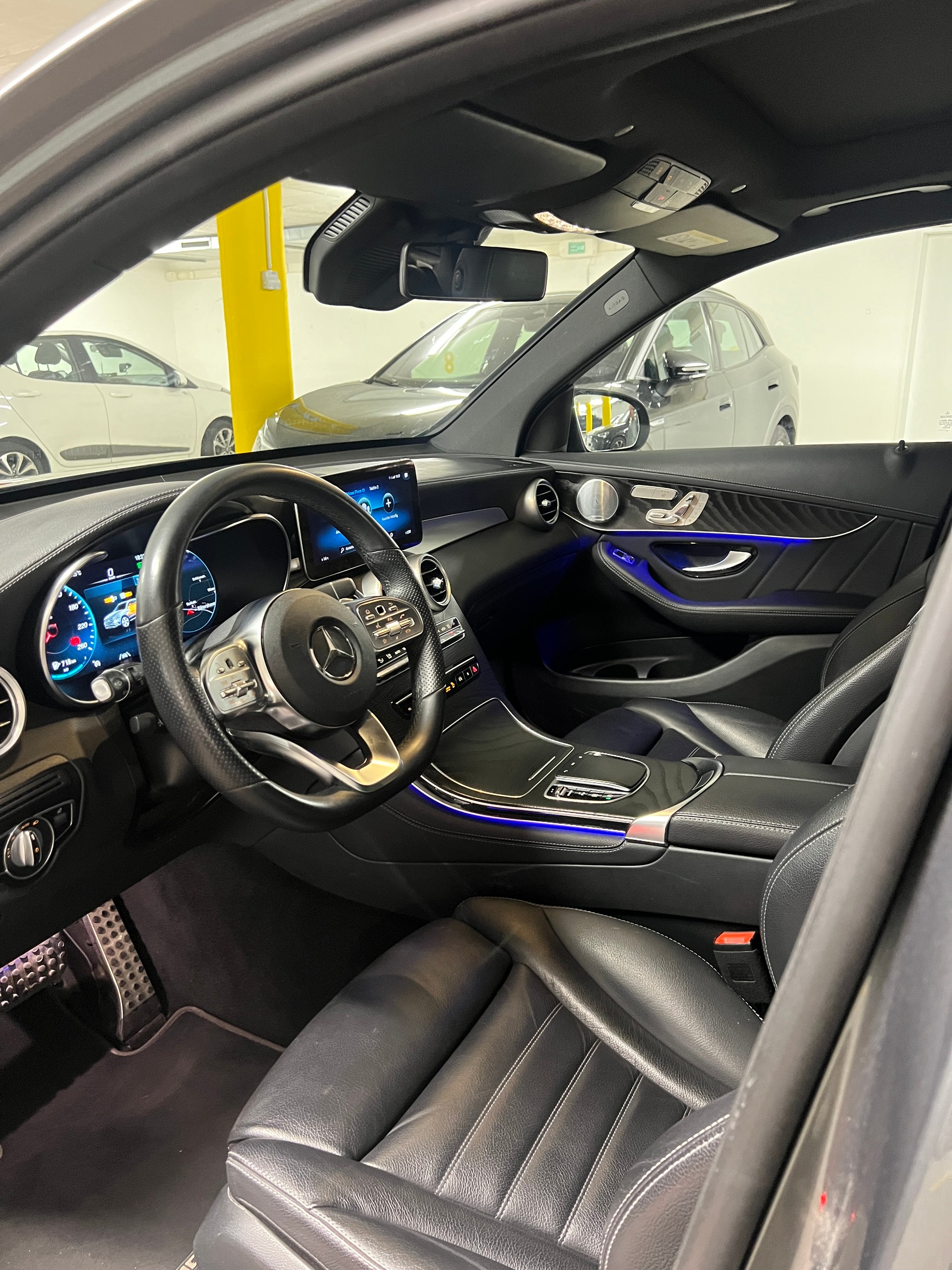 MERCEDES-BENZ GLC 220 d AMG Line 4m 9-G-image-2