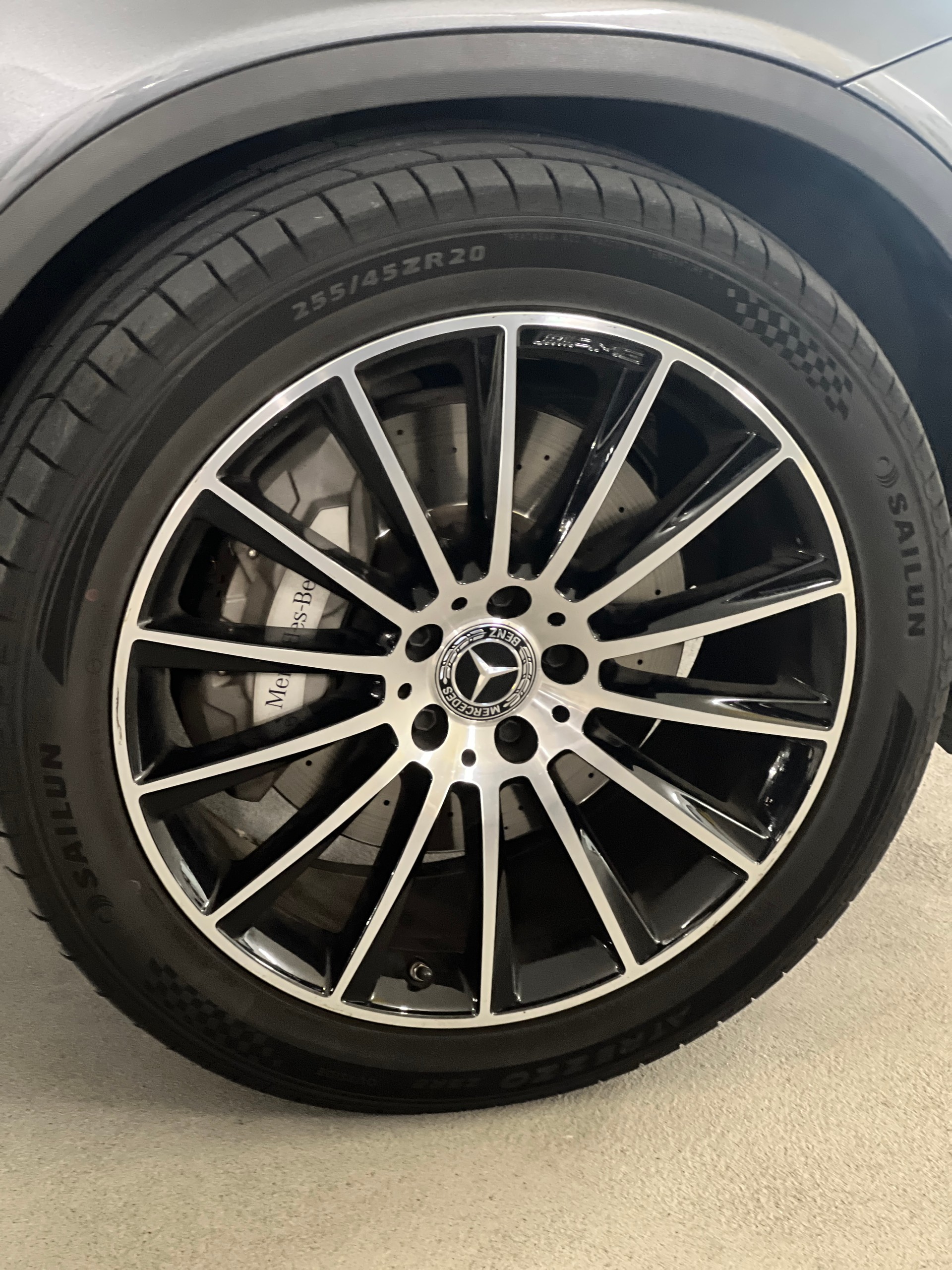 MERCEDES-BENZ GLC 220 d AMG Line 4m 9-G-image-3