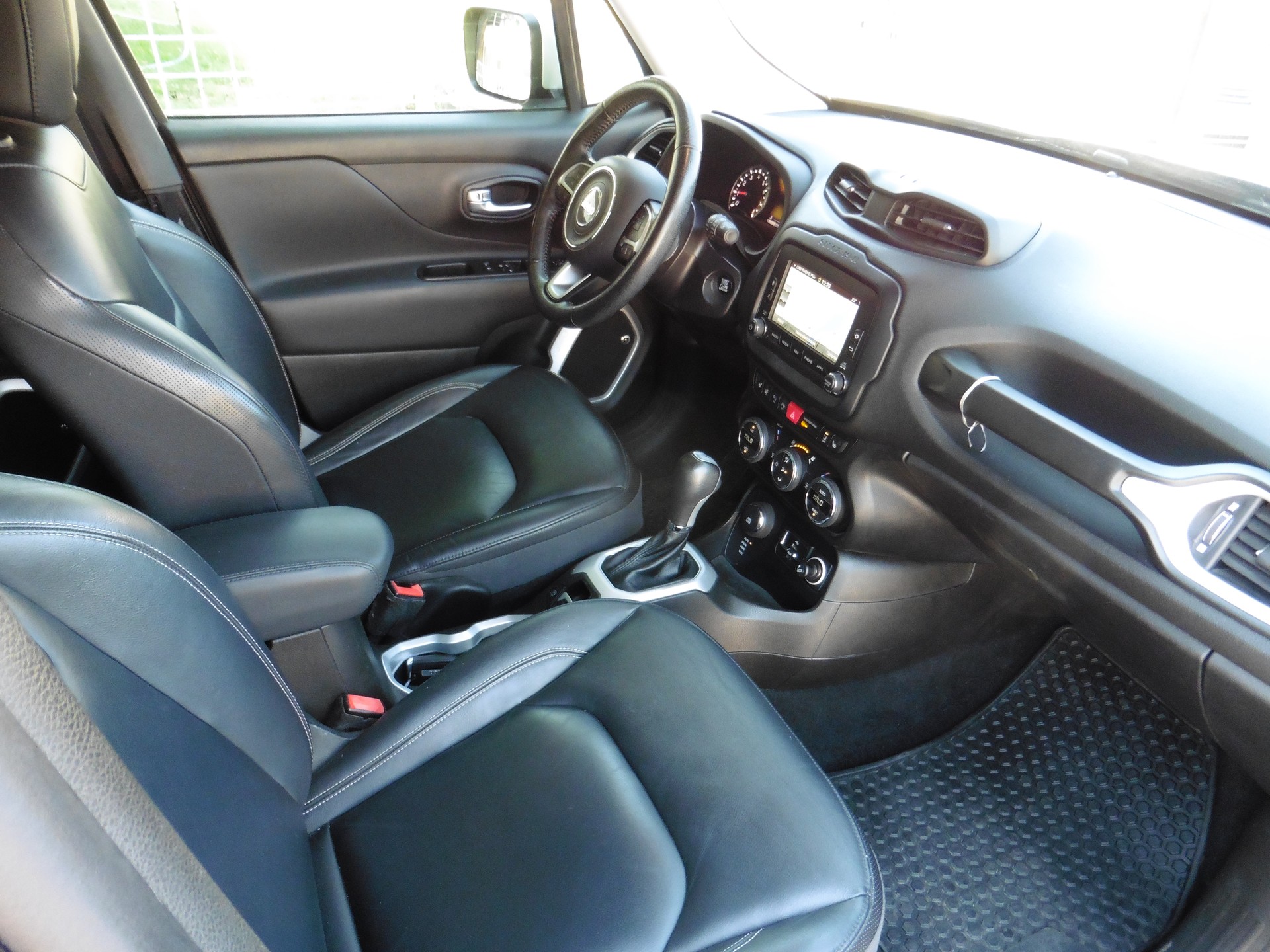 JEEP Renegade 1.4 Turbo Limited AWD-image-22